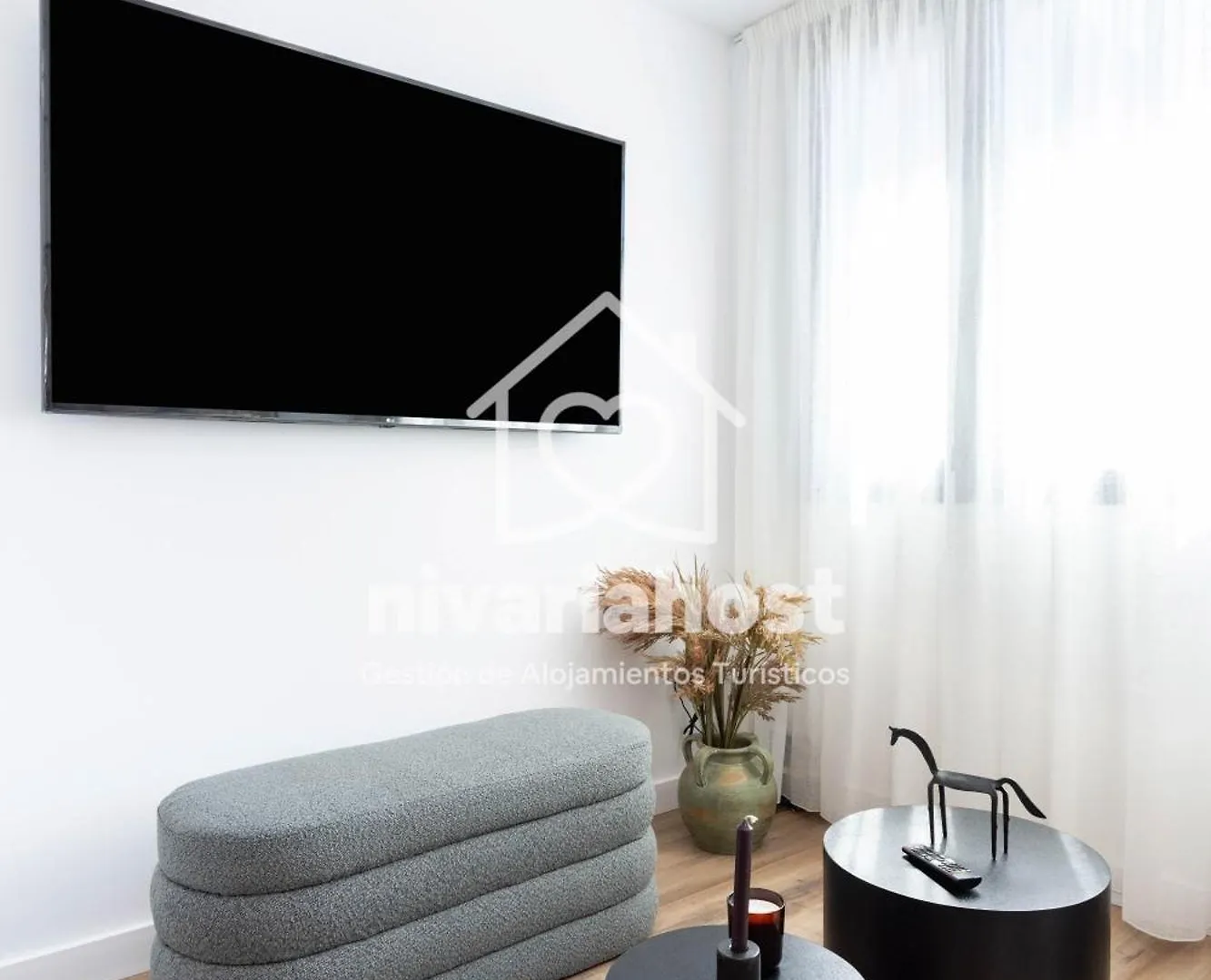 Apartment The Luxe Santa Cruz, By Nivariahost